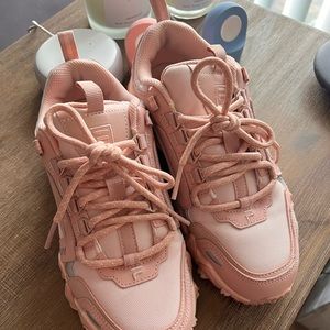 Women’s Fila Oakmont Tr Dusty Pink /Silver Sneakers with Box Size 7